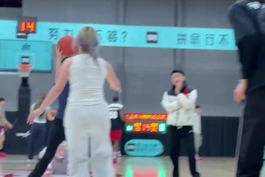 太多球了不知道打哪个？